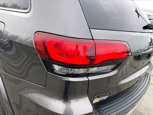 Used 2020 Jeep Grand Cherokee Altitude image 30
