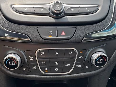 Used 2024 Chevrolet Equinox RS AWD/4WD image 19
