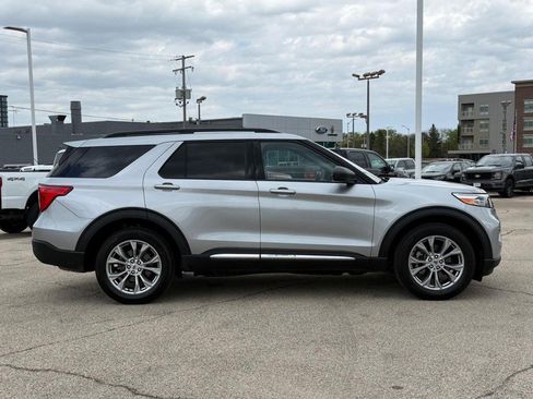 Certified 2023 Ford Explorer XLT w/ Equipment Group 202A AWD/4WD image 2