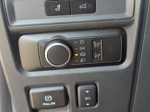 Used 2024 Ford Expedition XLT AWD/4WD image 24