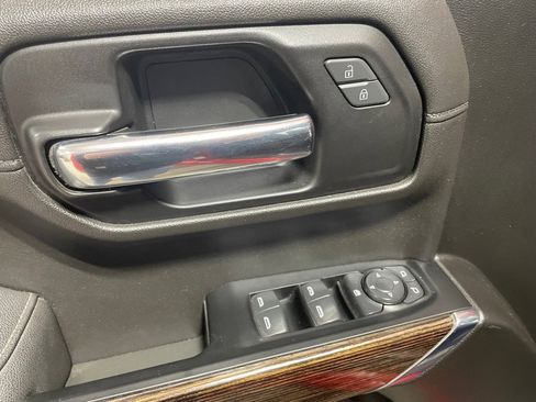 Used 2022 GMC Sierra 1500 SLE w/ Driver Alert Package II image 12