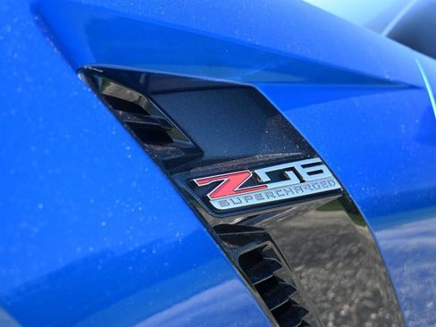 Used 2016 Chevrolet Corvette Z06 w/ 3LZ Preferred Equipment Group RWD image 17