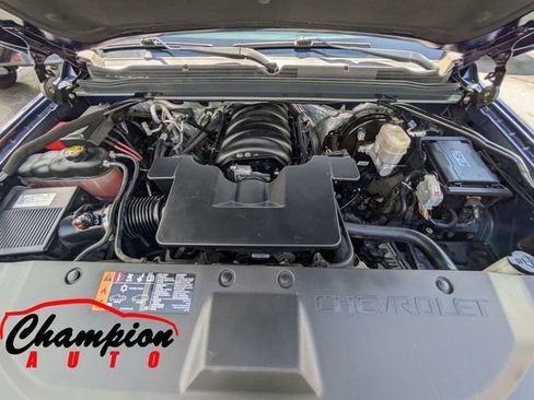 Used 2018 Chevrolet Suburban Premier AWD/4WD image 17