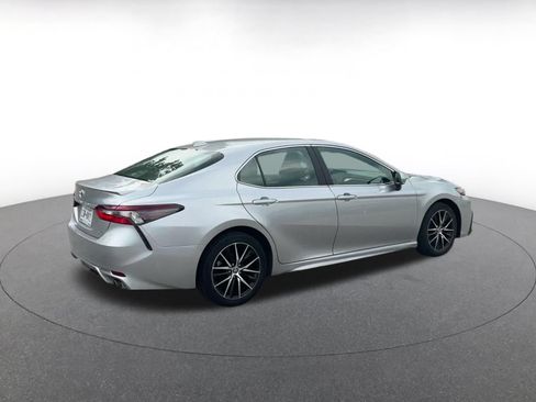 Used 2024 Toyota Camry SE FWD image 11