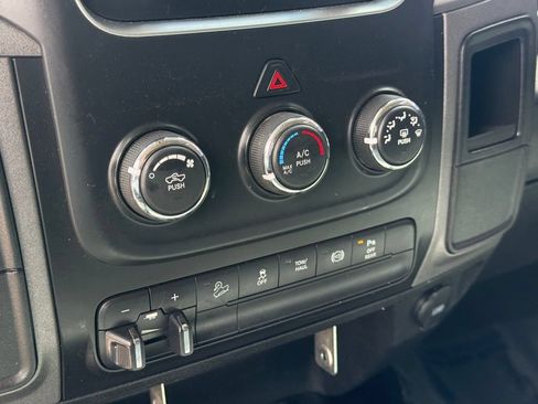 Used 2018 RAM 2500 Tradesman w/ Chrome Appearance Group AWD/4WD image 19