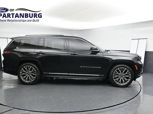 Used 2023 Jeep Grand Cherokee L Summit AWD/4WD image 8