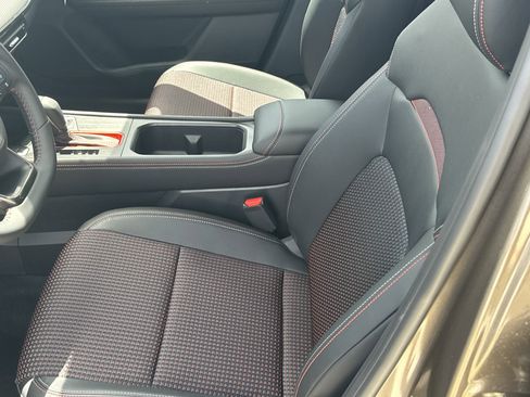 New 2026 Nissan Kicks SR FWD image 17