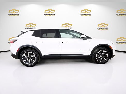 Used 2025 Chevrolet Equinox EV LT image 8