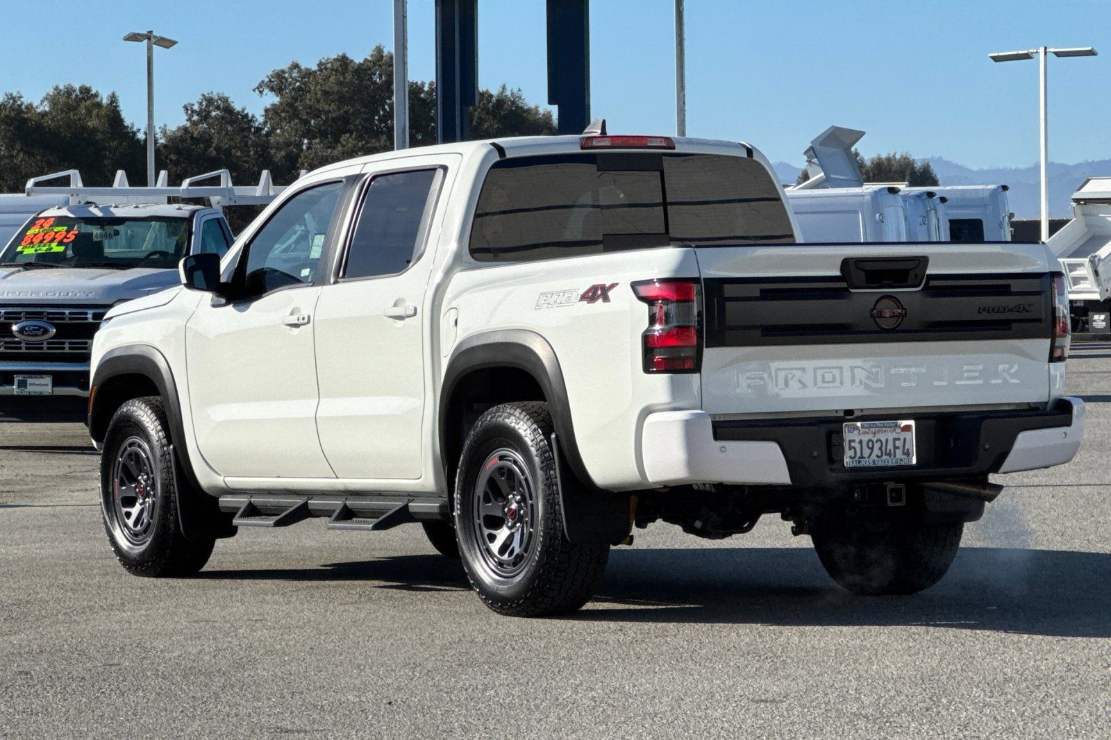 Used 2025 Nissan Frontier PRO-4X w/ Tow Package AWD/4WD image 6