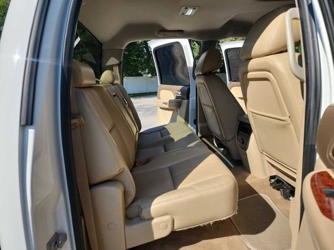 Used 2014 Chevrolet Silverado 3500 LTZ w/ LTZ Plus Package image 38