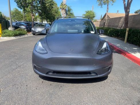 Used 2022 Tesla Model Y Performance AWD/4WD image 3