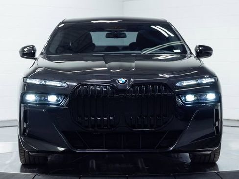 Certified 2023 BMW 760i xDrive w/ Executive Package image 5