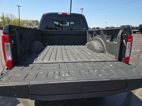 Used 2019 Ford F250 Lariat w/ Lariat Ultimate Package AWD/4WD image 3