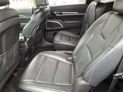 Used 2022 Kia Telluride S image 9