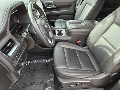 Used 2024 Chevrolet Suburban LT image 10