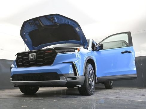 Used 2025 Honda Pilot TrailSport image 37