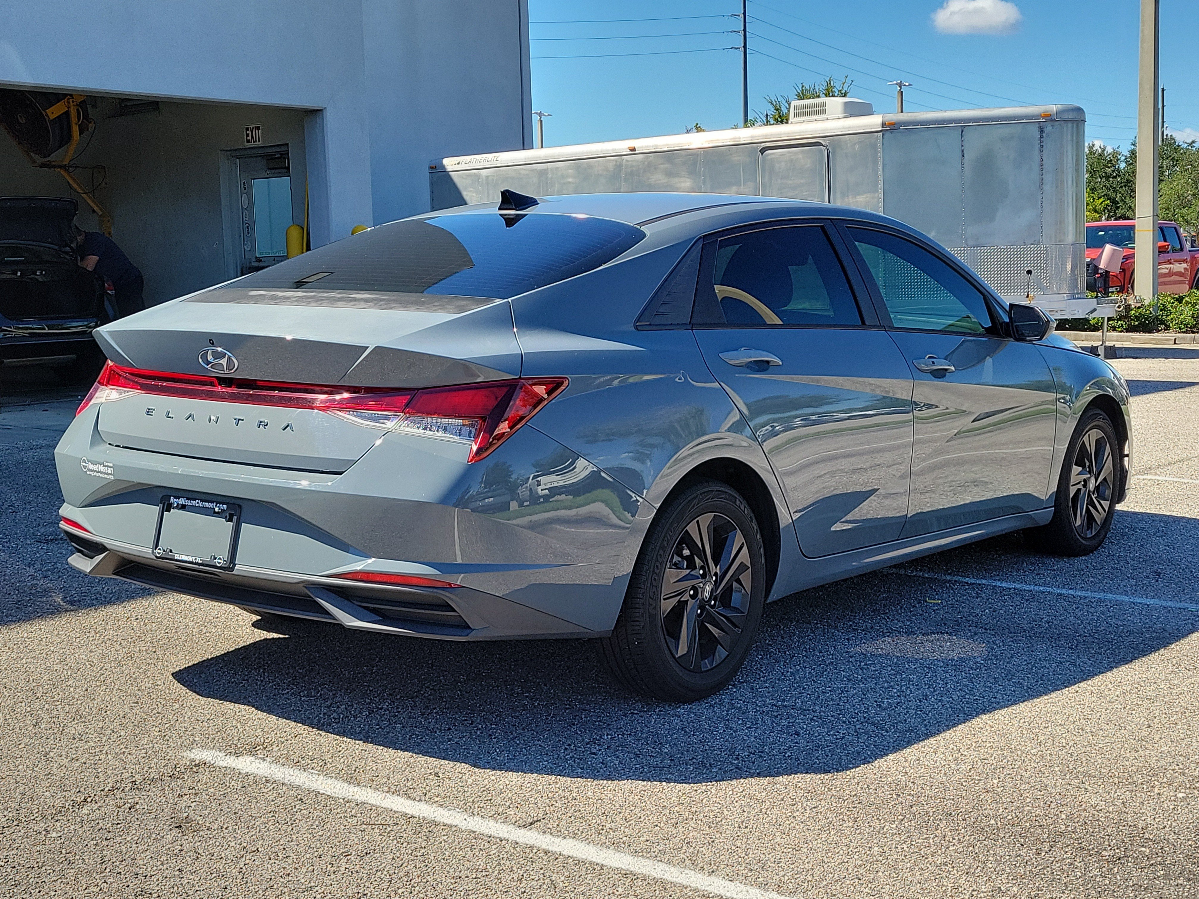 Used 2021 Hyundai Elantra SEL w/ Convenience Package FWD image 6