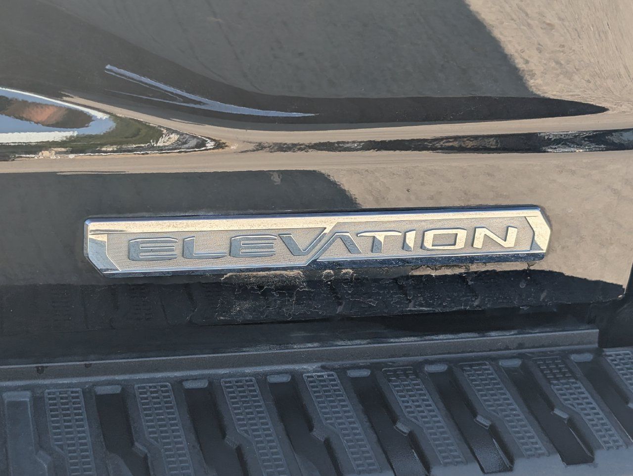 Used 2025 GMC Sierra 1500 Elevation w/ Elevation Premium Package AWD/4WD image 6