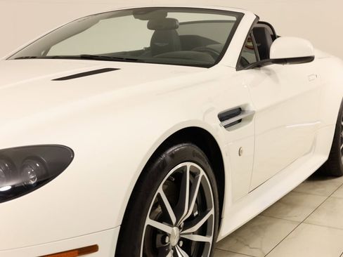 Used 2016 Aston Martin V8 Vantage GT image 45