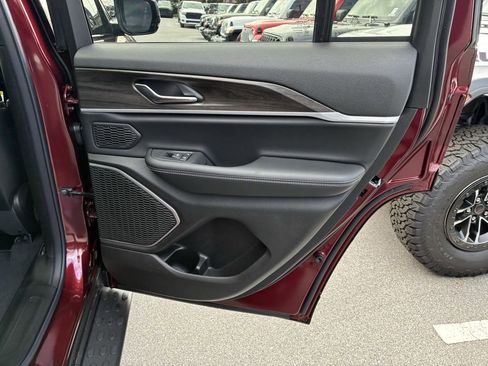 New 2026 Jeep Grand Cherokee Limited w/ Limited Altitude Package RWD image 33