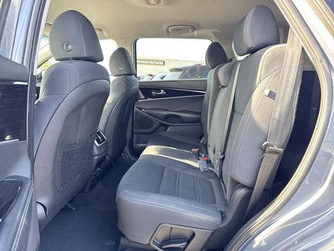 Used 2020 Kia Sorento AWD V6 image 18
