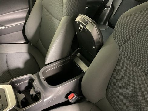 Used 2021 Toyota RAV4 LE image 26