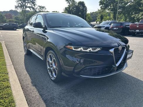 Used 2024 Alfa Romeo Tonale Ti AWD/4WD image 2