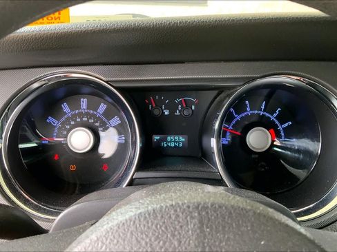 Used 2010 Ford Mustang Premium RWD image 21