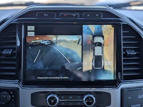 Used 2022 Ford F350 Lariat w/ Lariat Ultimate Package image 3