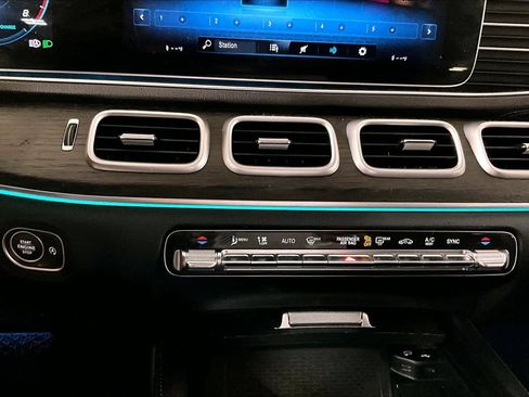 Used 2020 Mercedes-Benz GLS 450 4MATIC image 26