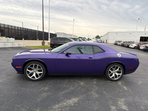 Used 2016 Dodge Challenger SXT Plus RWD image 4