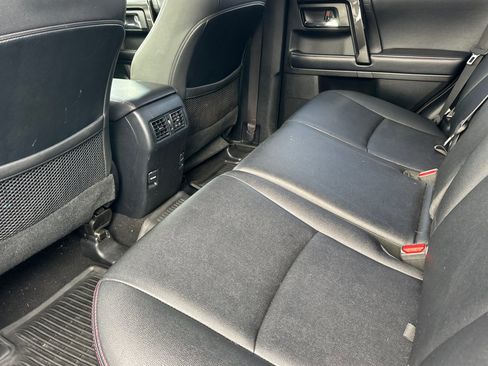 Used 2019 Toyota 4Runner TRD Off-Road Premium AWD/4WD image 12