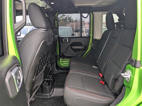 Used 2018 Jeep Wrangler Unlimited Rubicon image 13