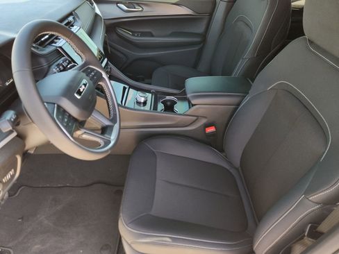 New 2026 Jeep Grand Cherokee Laredo image 15