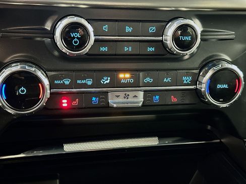 Used 2022 Ford F150 Lariat image 24