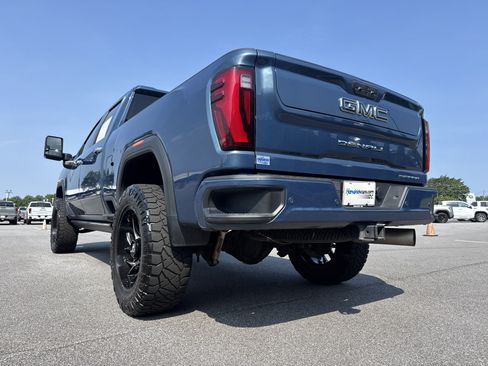 Used 2024 GMC Sierra 3500 Denali Ultimate AWD/4WD image 8