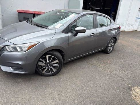 Used 2021 Nissan Versa SV FWD image 2