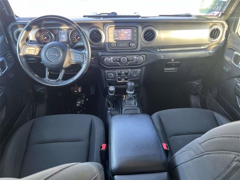 Used 2021 Jeep Gladiator Willys image 3