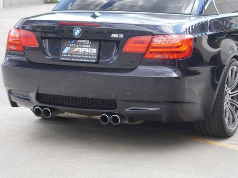 Used 2011 BMW M3 Convertible RWD image 30