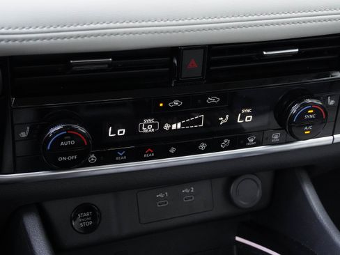 Used 2024 Nissan Rogue SL w/ SL Premium Package FWD image 26