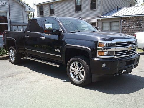 Used 2016 Chevrolet Silverado 2500 High Country w/ High Country Premium Package AWD/4WD image 9