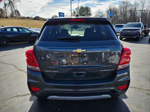 Used 2019 Chevrolet Trax LT w/ LT Convenience Package image 6