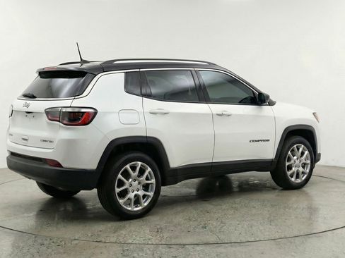 Used 2025 Jeep Compass Limited image 9