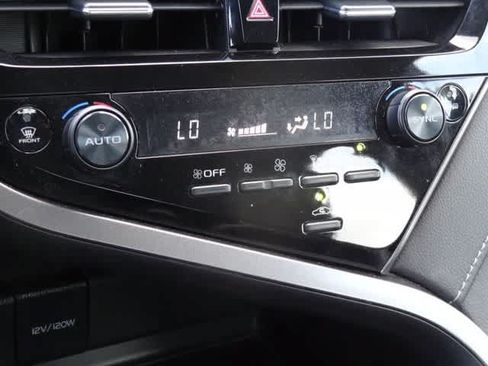Used 2024 Toyota Camry SE FWD image 27