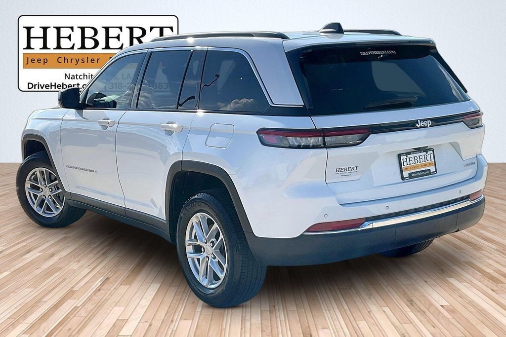 Used 2025 Jeep Grand Cherokee Laredo X RWD image 11