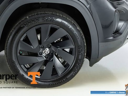 Used 2025 Volkswagen Atlas Cross Sport SE w/ Panoramic Sunroof Package image 53