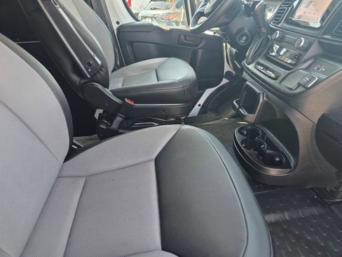 Used 2024 RAM ProMaster 2500 w/ Convenience Group FWD image 19