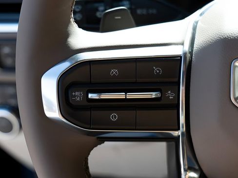 New 2026 GMC Yukon Denali w/ Sun & Power Step Package image 12