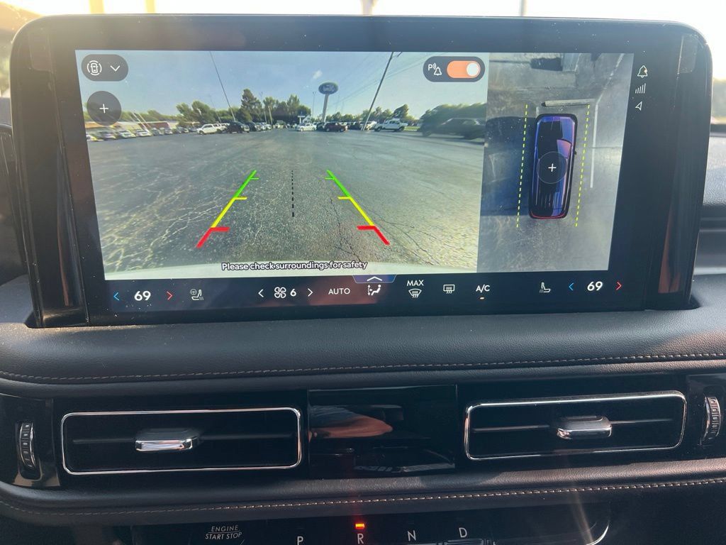 Used 2026 Lincoln Aviator AWD image 15