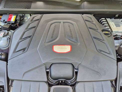 Certified 2023 Porsche Cayenne GTS AWD/4WD image 36